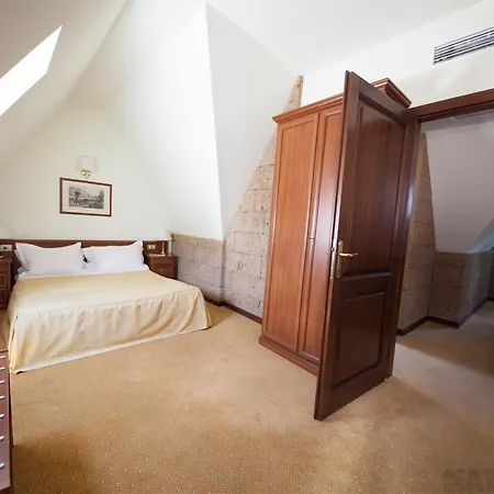 House Of Dracula Hotel 4*